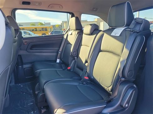 New 2026 Honda Odyssey Touring image 14