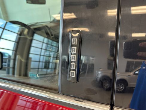 Used 2018 Ford F150 Platinum AWD/4WD image 9