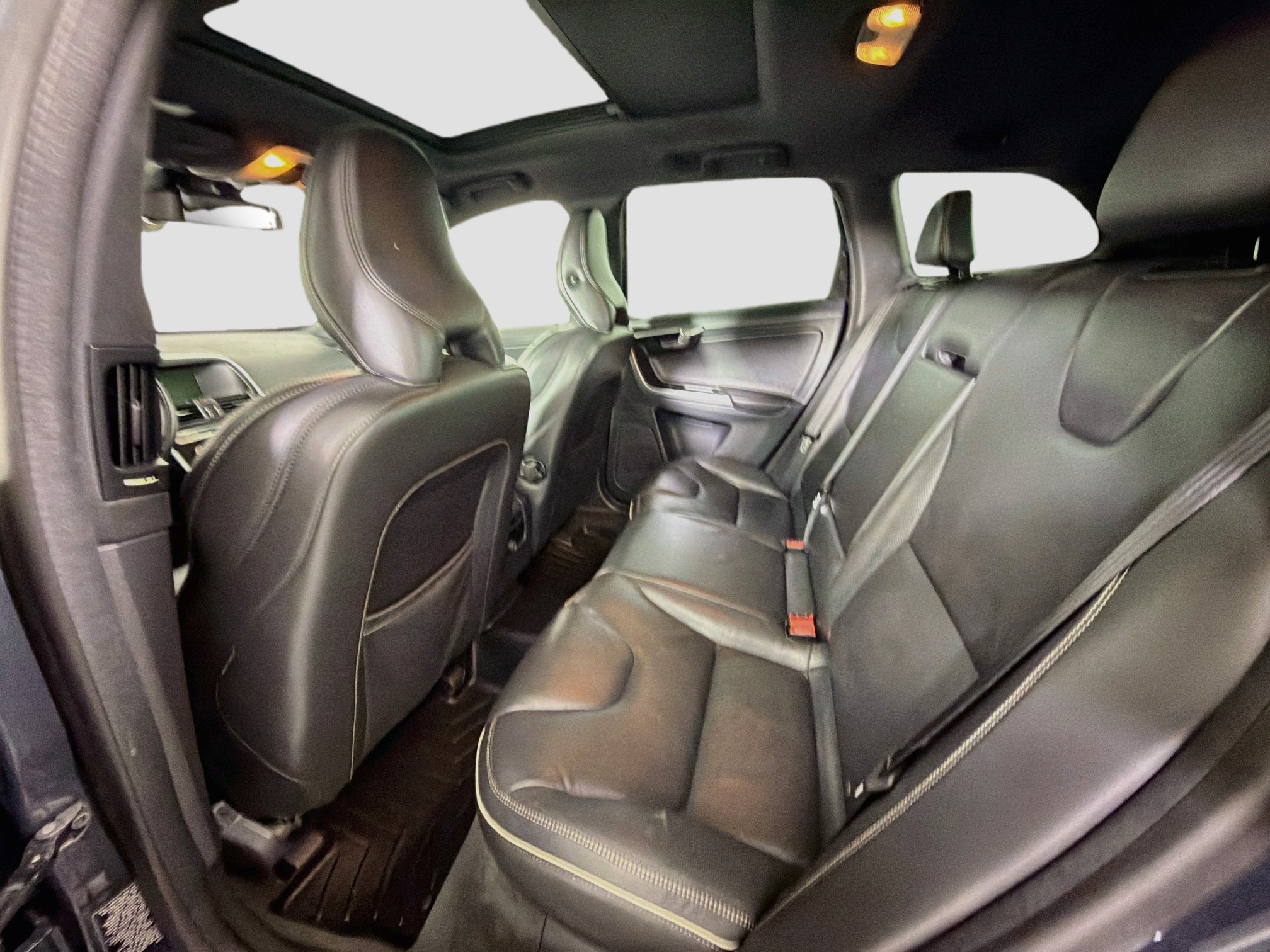 Used 2015 Volvo XC60 T6 R-Design Premier Plus AWD/4WD image 26