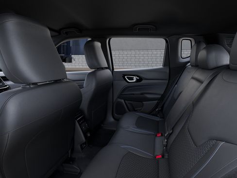 New 2026 Jeep Compass Latitude AWD/4WD image 32