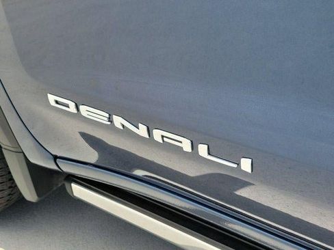 Used 2023 GMC Sierra 1500 Denali w/ Technology Package AWD/4WD image 11