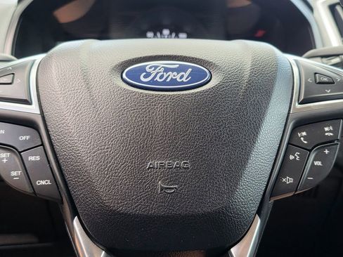 Used 2022 Ford Edge Titanium image 31