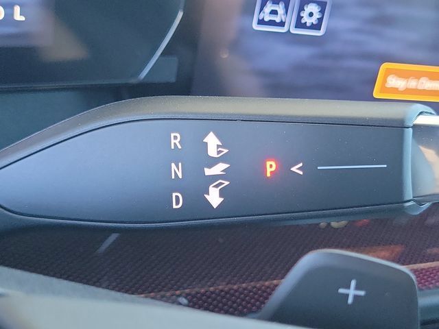 Used 2026 Chevrolet Traverse LT w/ Midnight/Sport Edition FWD image 11