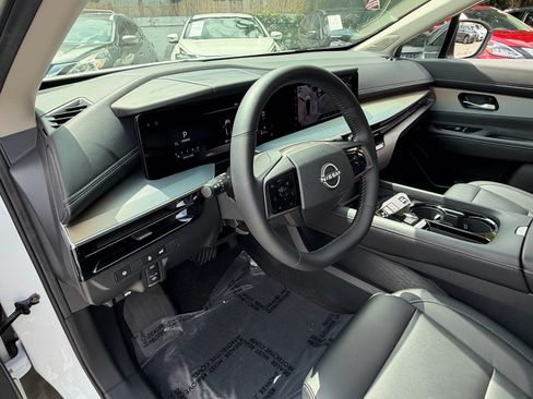 Certified 2025 Nissan Murano SL w/ Cargo Package AWD/4WD image 10