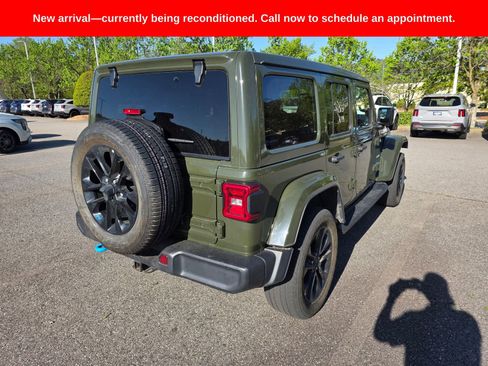 Used 2022 Jeep Wrangler Unlimited Sahara w/ Cold Weather Group AWD/4WD image 5