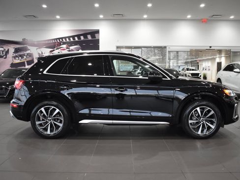 Used 2023 Audi Q5 2.0T Premium w/ Convenience Package image 12