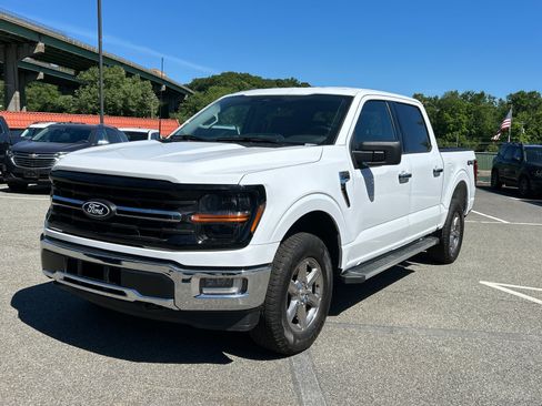 Used 2025 Ford F150 XLT w/ Equipment Group 301A Standard AWD/4WD image 3