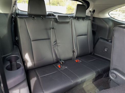 Used 2023 Toyota Highlander XLE image 30