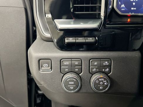New 2026 Chevrolet Silverado 1500 High Country AWD/4WD image 19
