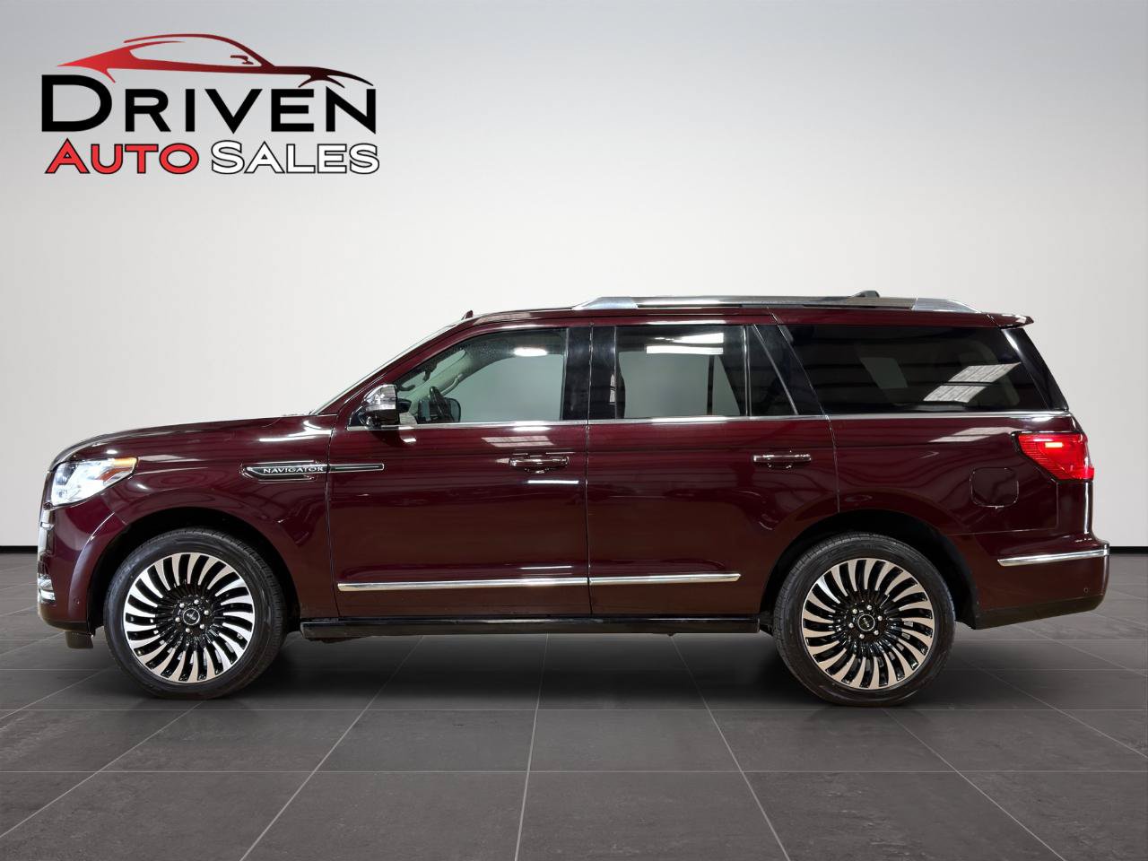 Used 2020 Lincoln Navigator Black Label w/ Cargo Convenience Package AWD/4WD image 2