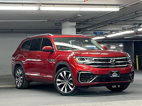Used 2023 Volkswagen Atlas SEL Premium image 2