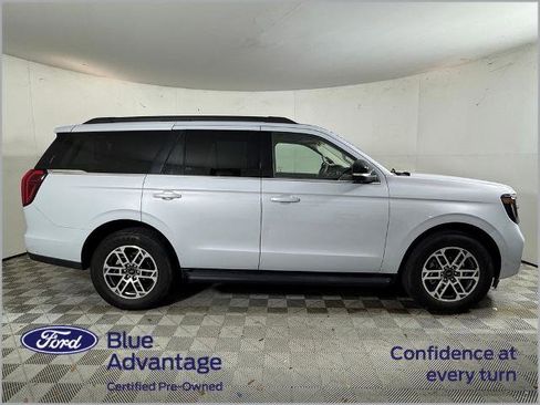 Certified 2025 Ford Expedition Active RWD image 2