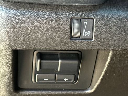 Used 2025 GMC Canyon Elevation RWD image 22