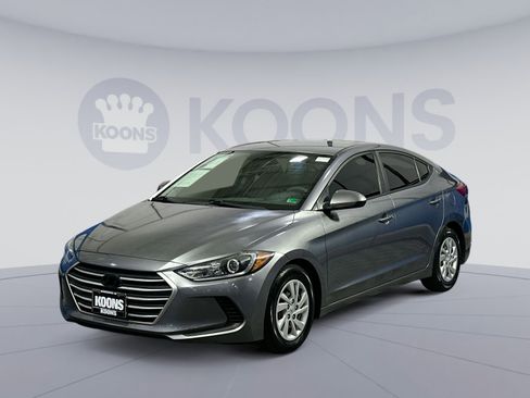 Used 2018 Hyundai Elantra SE image 1
