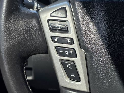 Used 2018 Nissan Titan PRO-4X w/ Pro-4x Convenience Package AWD/4WD image 14
