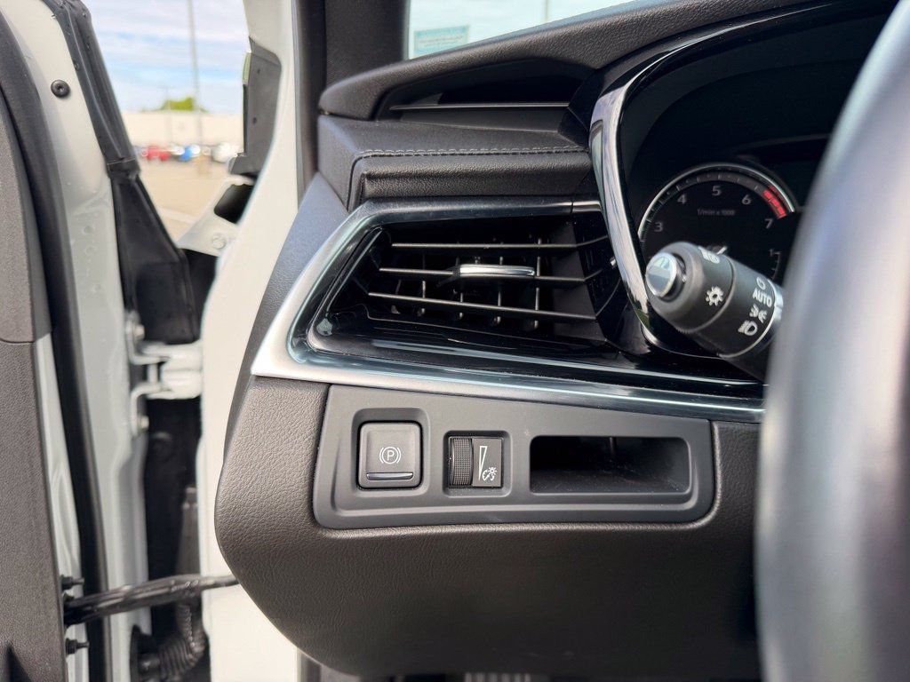 Certified 2023 Cadillac XT6 Luxury AWD/4WD image 19