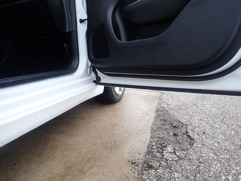 Used 2015 Chrysler 200 S image 31