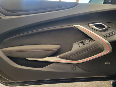 Used 2022 Chevrolet Camaro ZL1 image 21