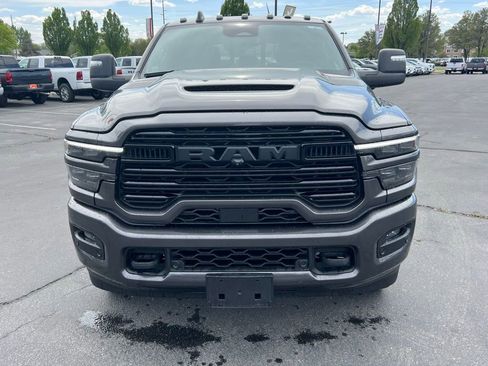 Used 2025 RAM 3500 Laramie AWD/4WD image 6