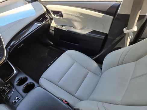 Used 2014 Toyota Avalon XLE Touring FWD image 19