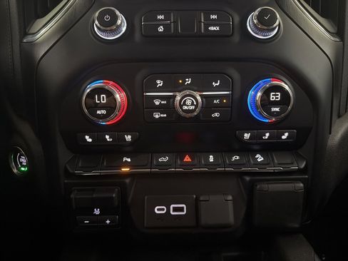 Used 2022 GMC Sierra 1500 AT4 w/ AT4 Premium Package image 18