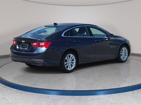 Used 2017 Chevrolet Malibu LT image 5