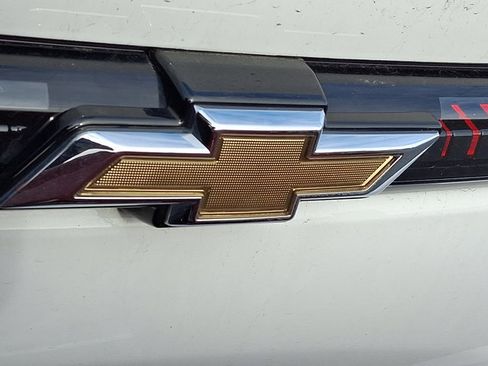 Used 2025 Chevrolet Equinox EV LT w/ Convenience Package image 29