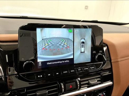 New 2025 Nissan Pathfinder Platinum w/ Lighting Package (N93) image 24