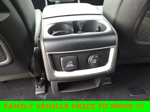 Used 2025 Kia Carnival SX Prestige image 12