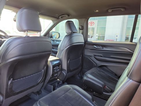 Used 2023 Jeep Grand Cherokee L Laredo AWD/4WD image 14