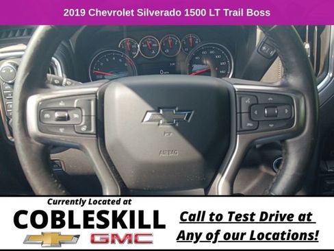 Used 2019 Chevrolet Silverado 1500 LT Trail Boss AWD/4WD image 17