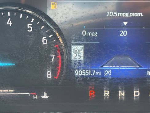 Used 2021 Ford Explorer Limited w/ Equipment Group 301A AWD/4WD image 14