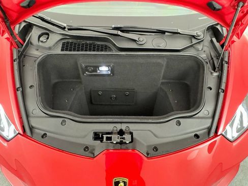 Used 2021 Lamborghini Huracan EVO RWD image 28
