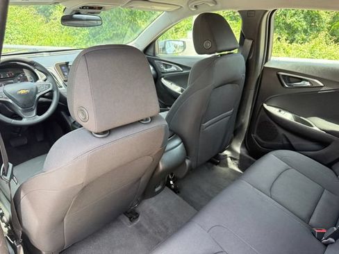 Used 2025 Chevrolet Malibu RS FWD image 23