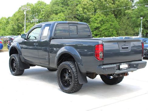 Used 2013 Nissan Frontier SV image 5