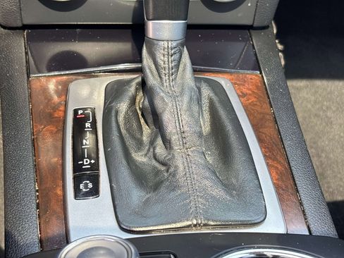 Used 2010 Mercedes-Benz GLK 350 4MATIC image 23