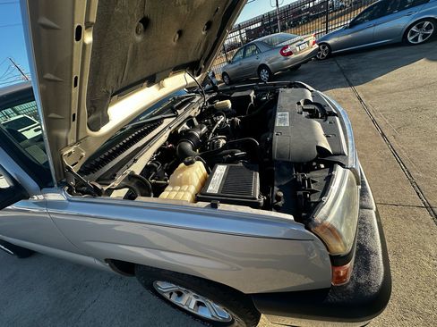 Used 2006 Chevrolet Silverado 1500 W/T image 27