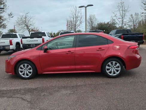 Certified 2021 Toyota Corolla LE image 3