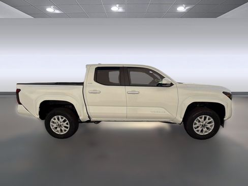 Used 2026 Toyota Tacoma SR5 RWD image 8