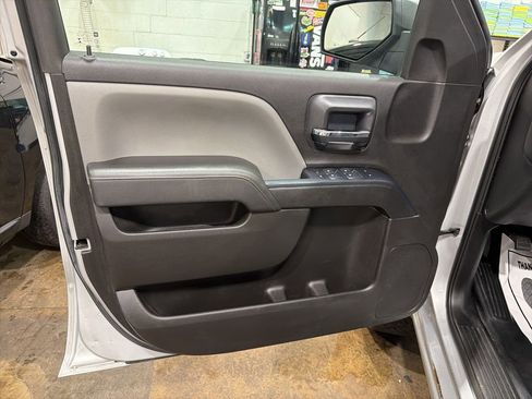 Used 2018 Chevrolet Silverado 1500 W/T w/ Trailering Package AWD/4WD image 7