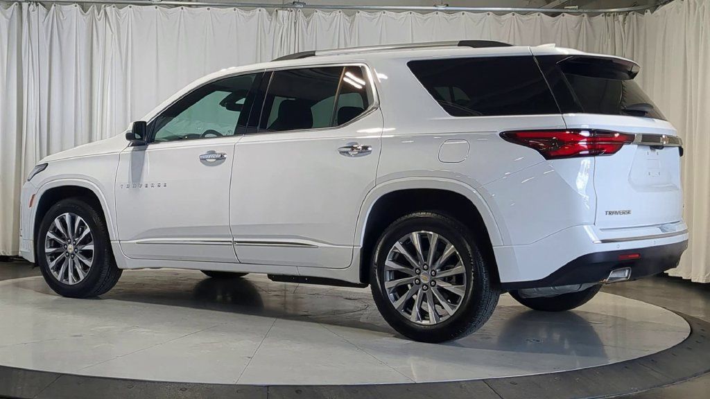 Used 2023 Chevrolet Traverse Premier w/ LPO, Floor Liner Package FWD image 6