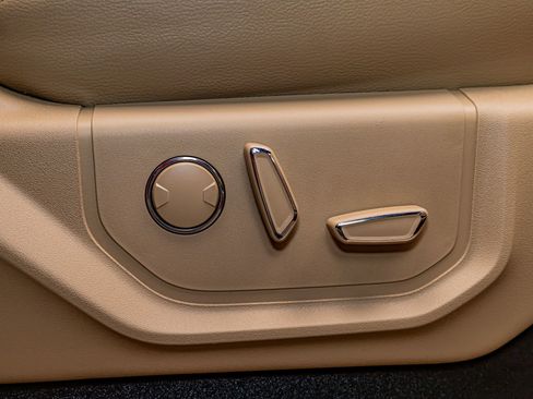 Used 2017 Ford F250 Lariat w/ Chrome Package image 26