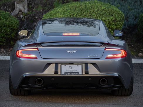 Used 2014 Aston Martin Vanquish Coupe image 40
