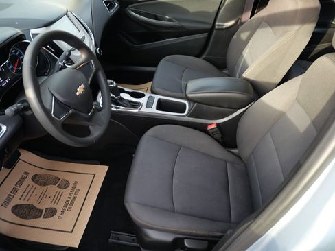 Used 2017 Chevrolet Cruze LS image 10