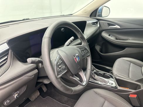 Certified 2025 Buick Encore GX Preferred w/ Comfort Package AWD/4WD image 4