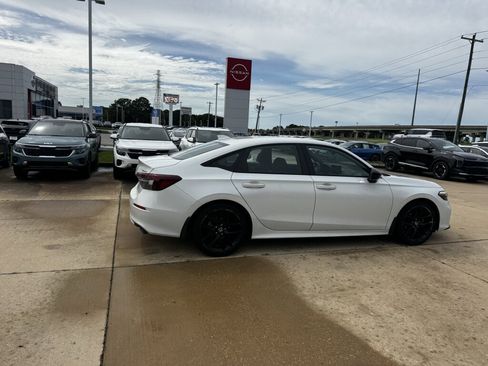 Used 2025 Honda Civic Sport image 14