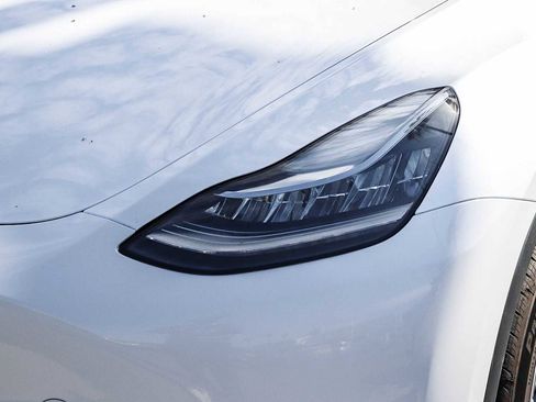 Used 2023 Tesla Model Y Long Range image 2