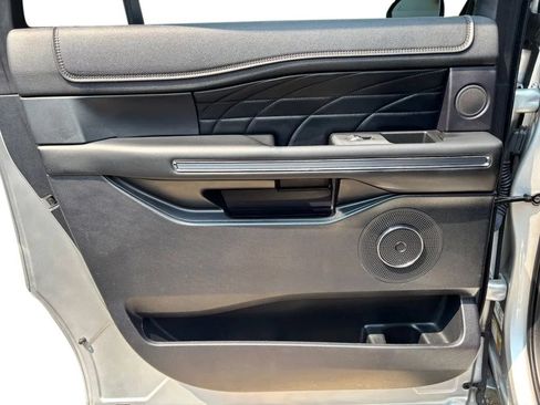 Used 2019 Ford Expedition Max Platinum AWD/4WD image 25
