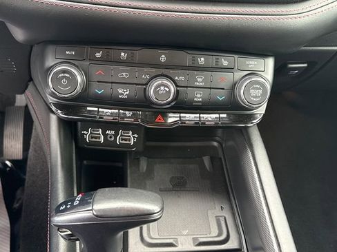 Used 2022 Dodge Durango R/T AWD/4WD image 31