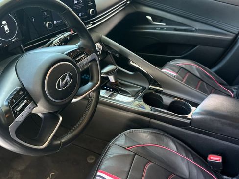 Used 2022 Hyundai Elantra SEL w/ Convenience Package FWD image 14